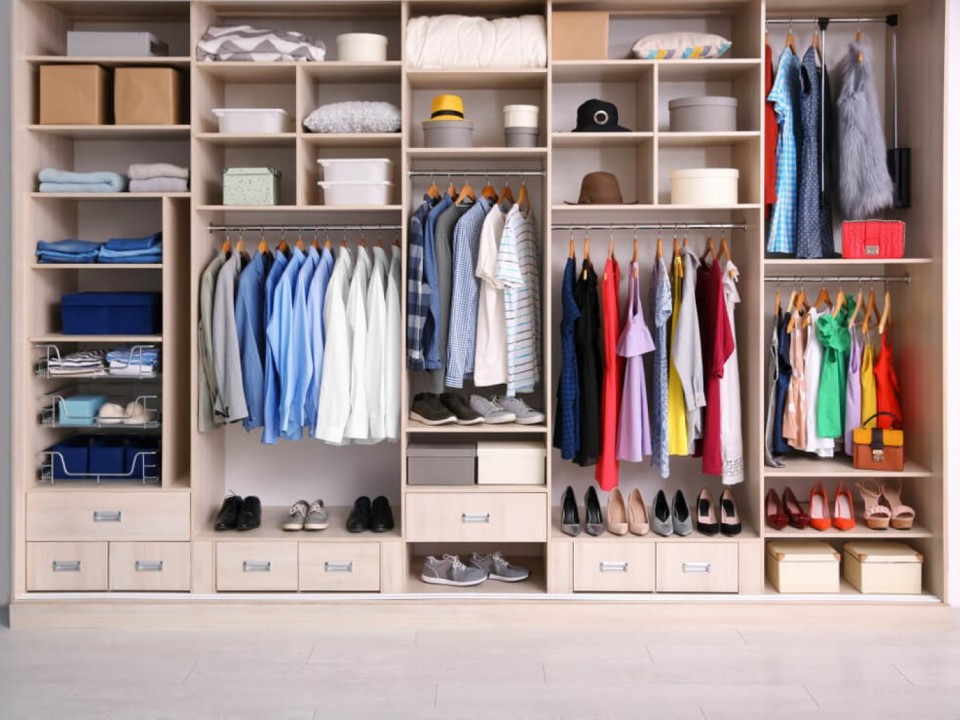 Comment bien aménager son dressing ?