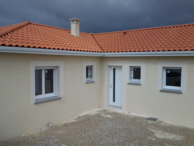 Maison de plein pied de 140 m² avec 3 chambres et un bureau