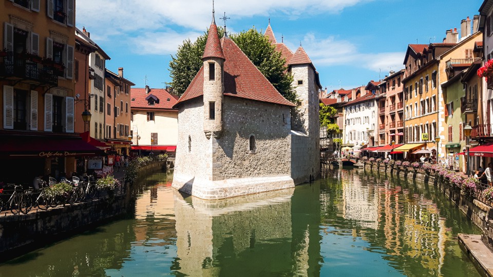 Pourquoi construire sa maison à Annecy (74) ?